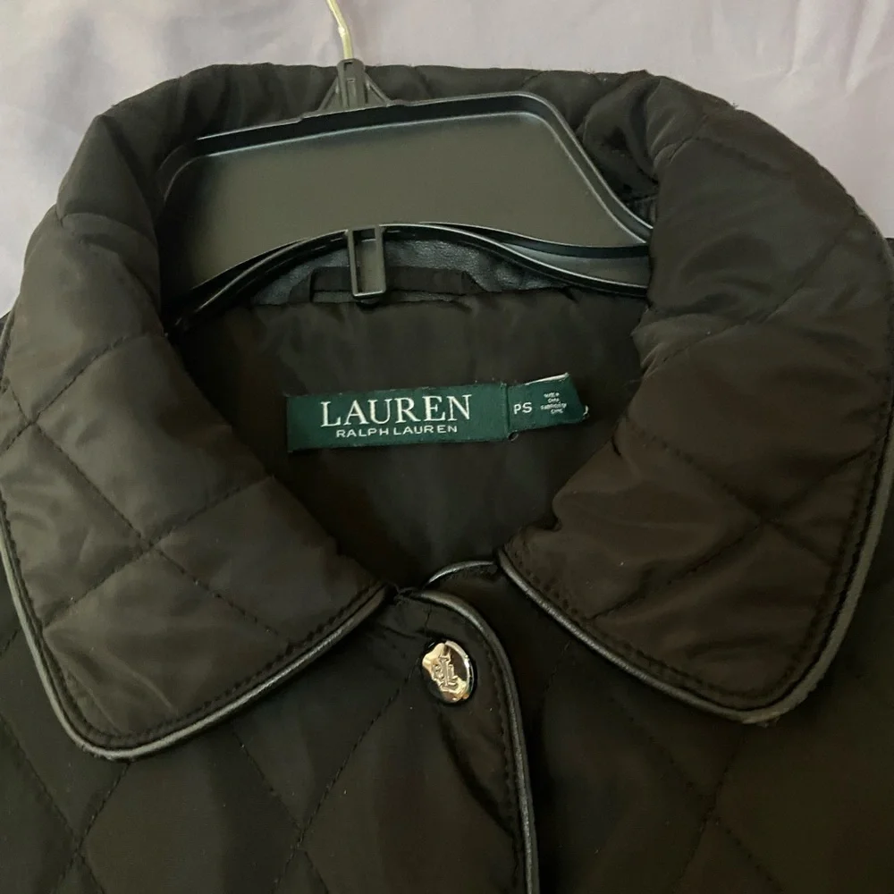 Beautiful button down jacket - Picture 5 of 8